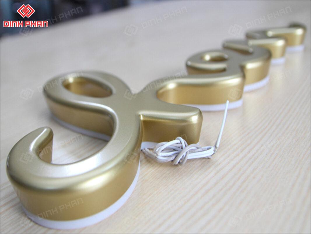 làm chữ nổi - chữ mica mạ crom sáng chân