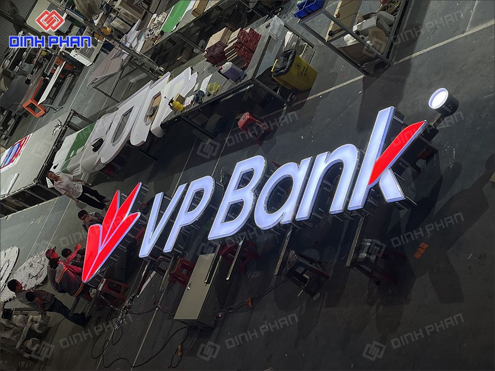 logo vpbank mạ crom