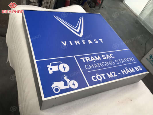 hộp đèn bạt 3m in uv - dự án trạm sạc VinFast