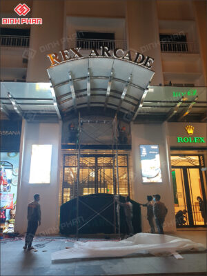 bảng hiệu khách sạn rex hotel