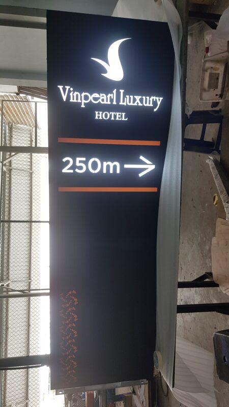 bảng hiệu vinpearl luxury