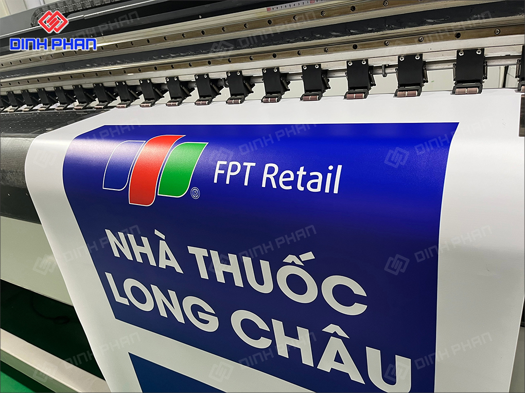 in uv cuộn bạt nhà thuốc long châu