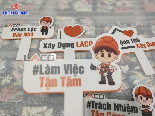 In UV Lên Mica Hashtag Công Ty Xây Dựng LACO