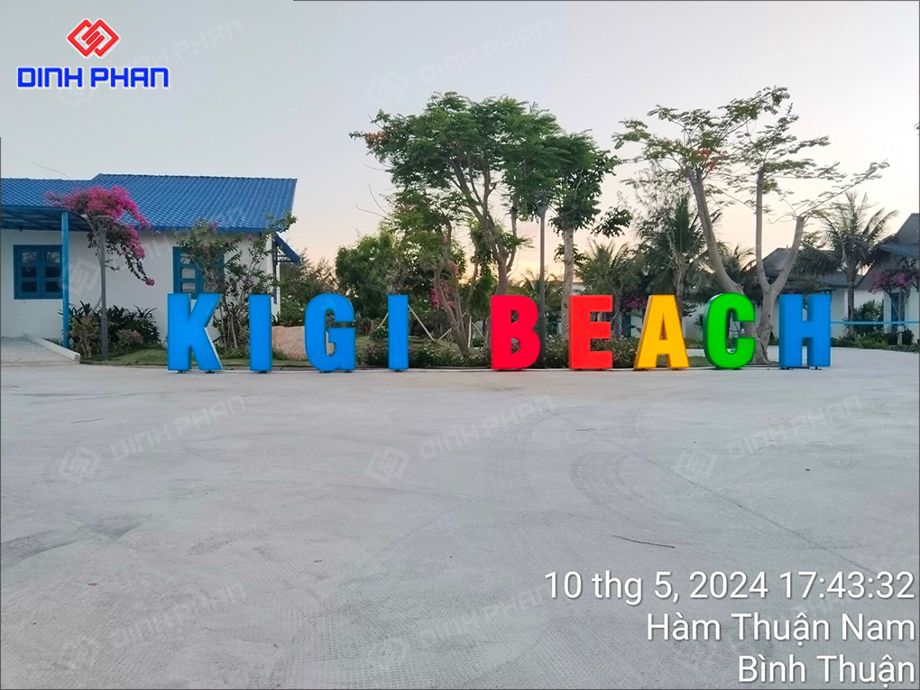 Bảng hiệu Kigi Beach Resort