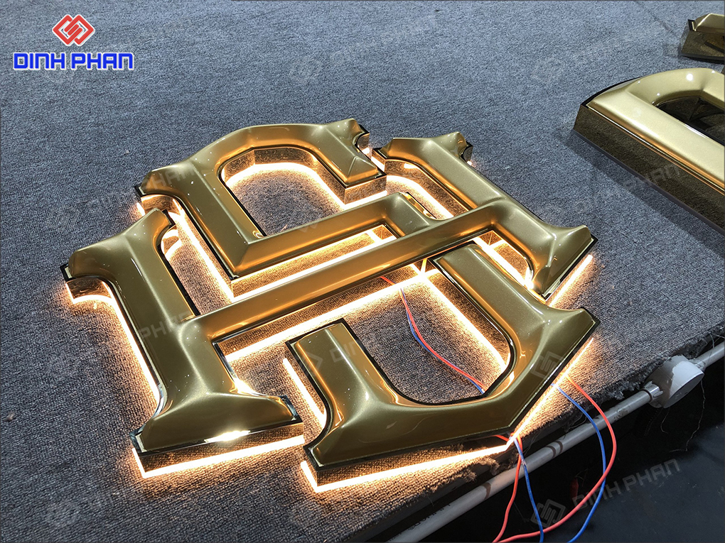 logo mica hút nổi 3d