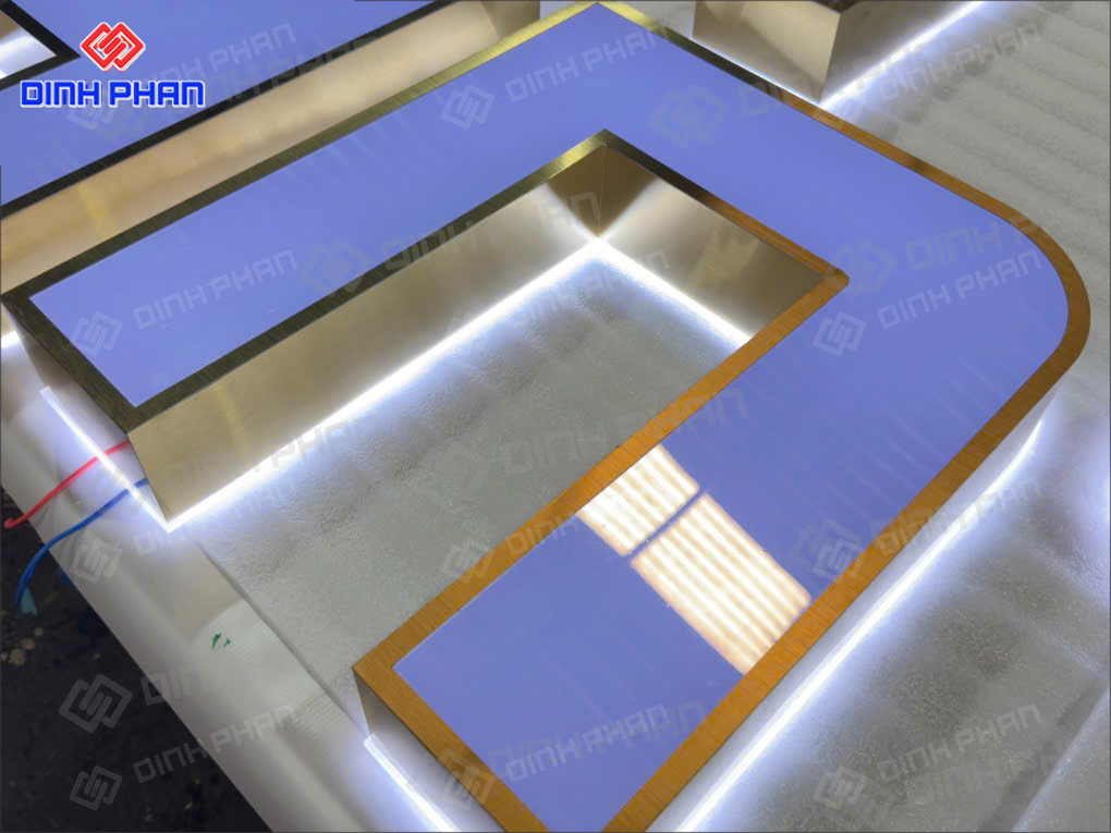 bảng hiệu Đinh Phan Tây Nguyên