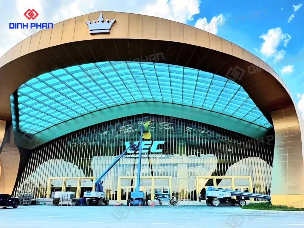 Thi công lắp đặt bộ logo VEC