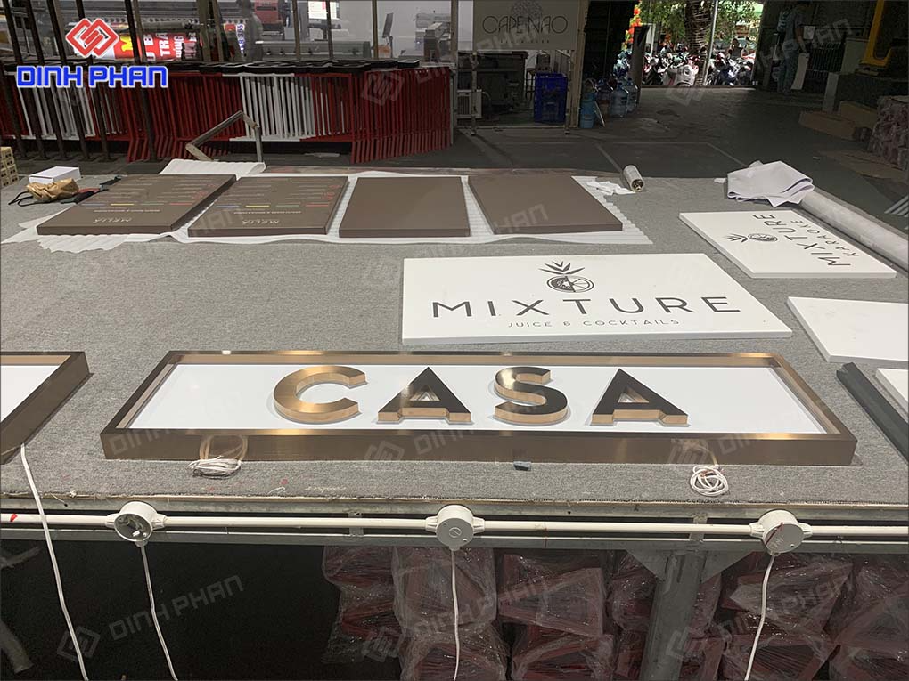 Chữ inox đế mica