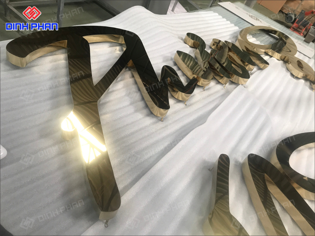 Chữ inox vàng đồng