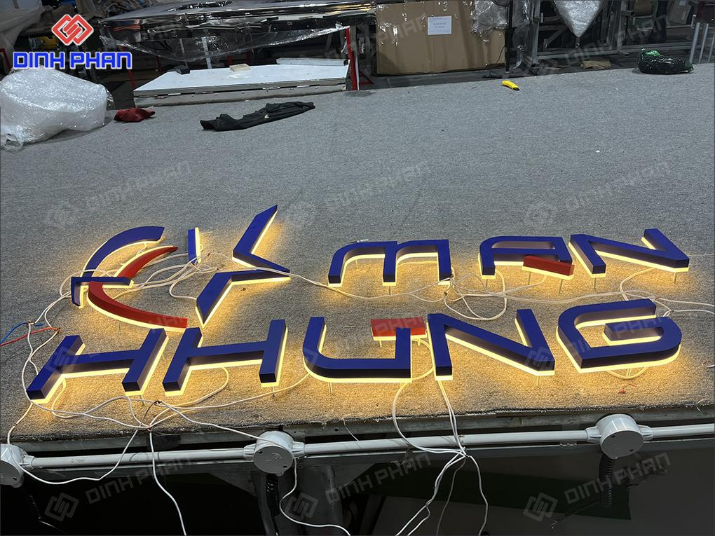 Chữ inox chân mica cháo