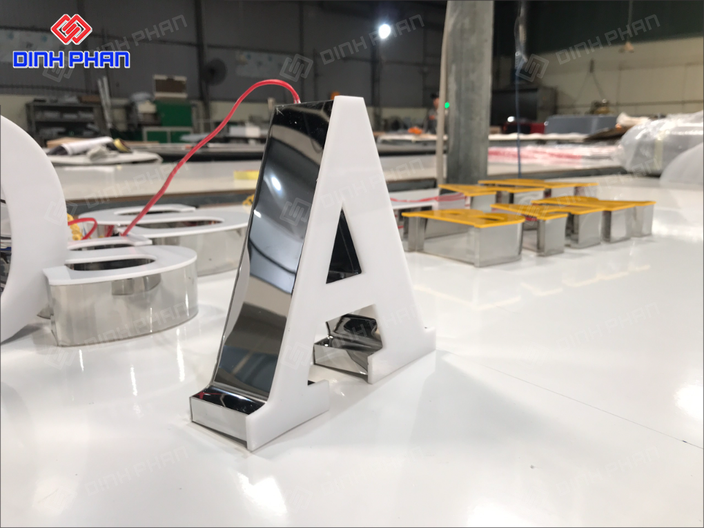 Chữ inox dán mica