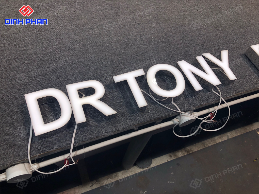Chữ inox dán mica