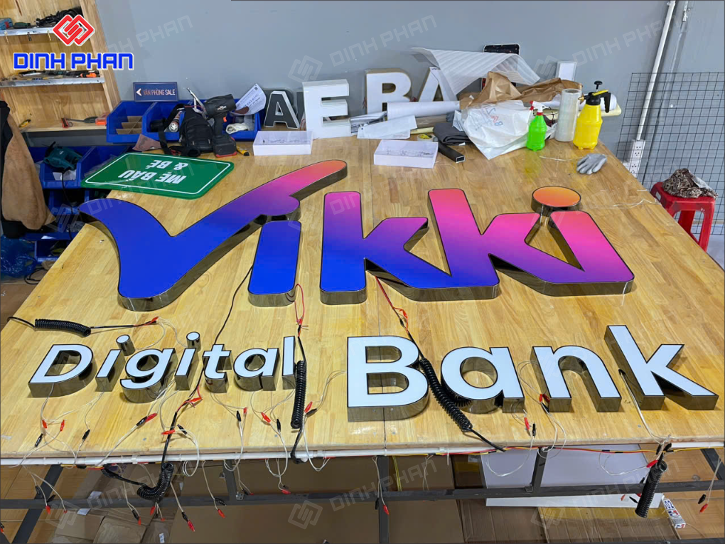 Chữ inox dán mica