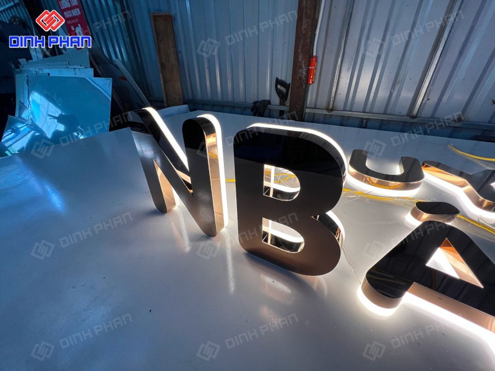 Chữ inox dán mica