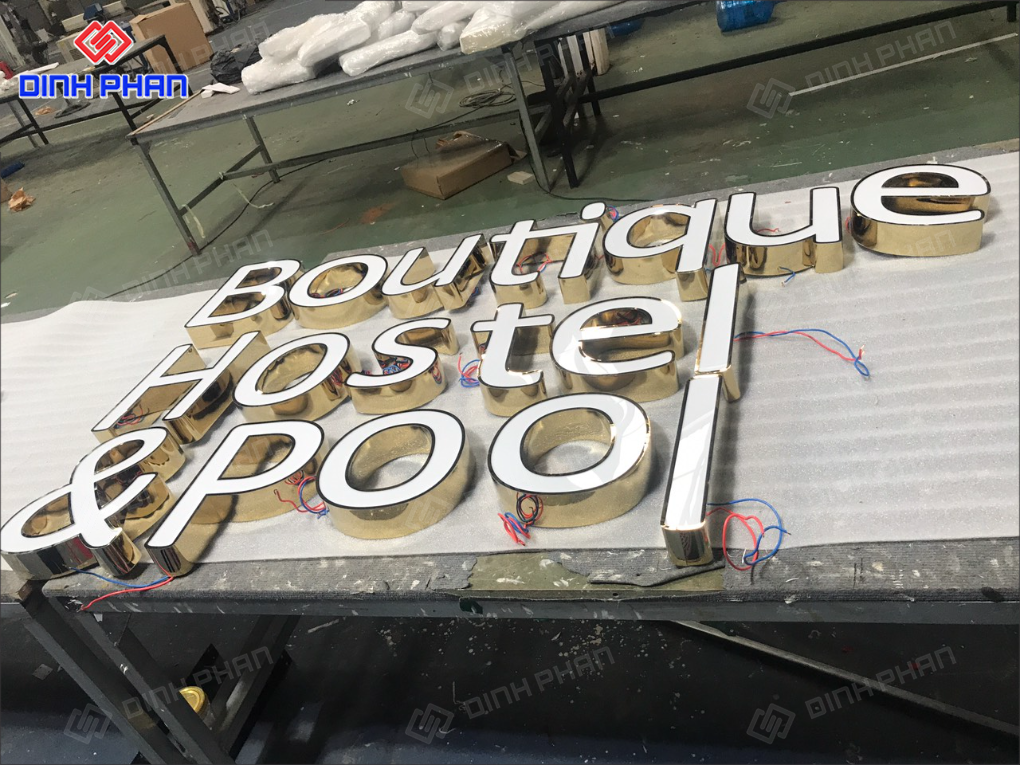 Chữ inox dán mica