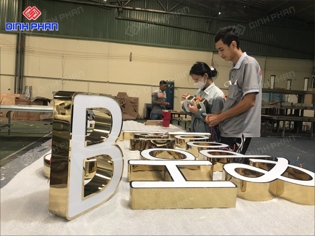 Chữ inox dán mica