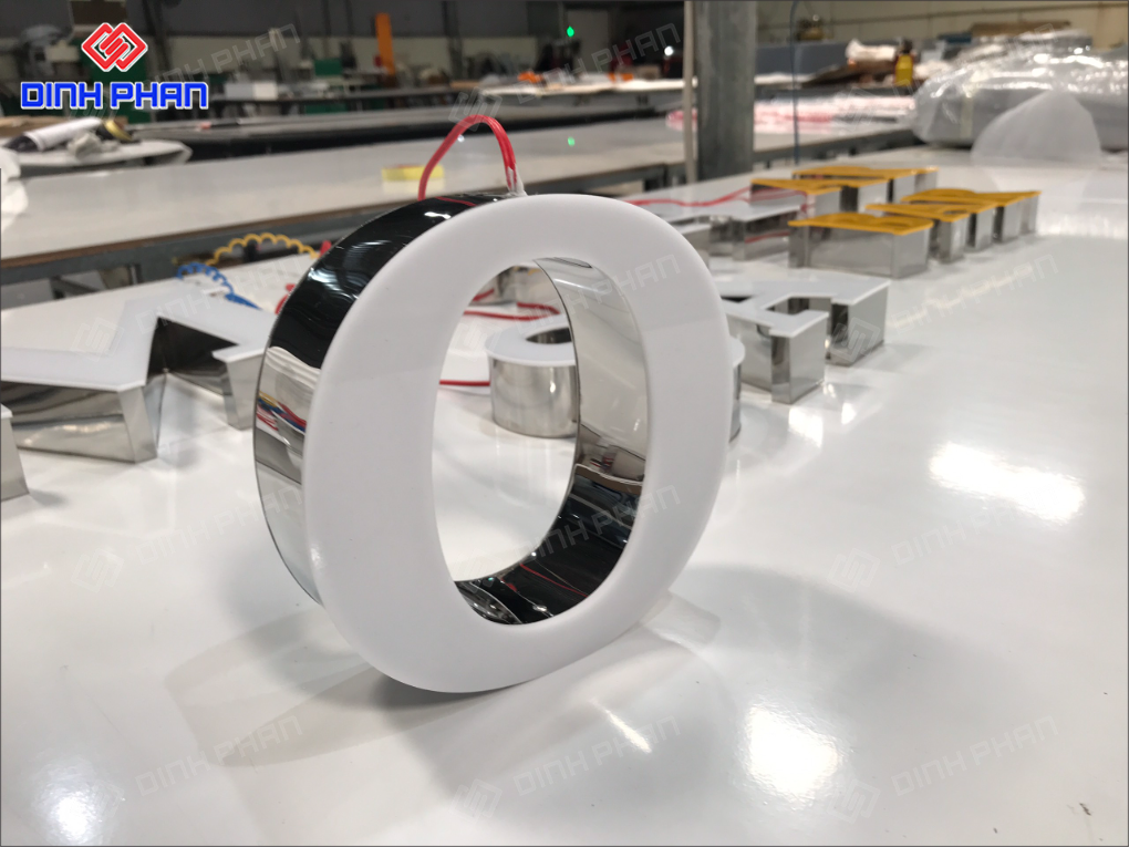 Chữ inox dán mica