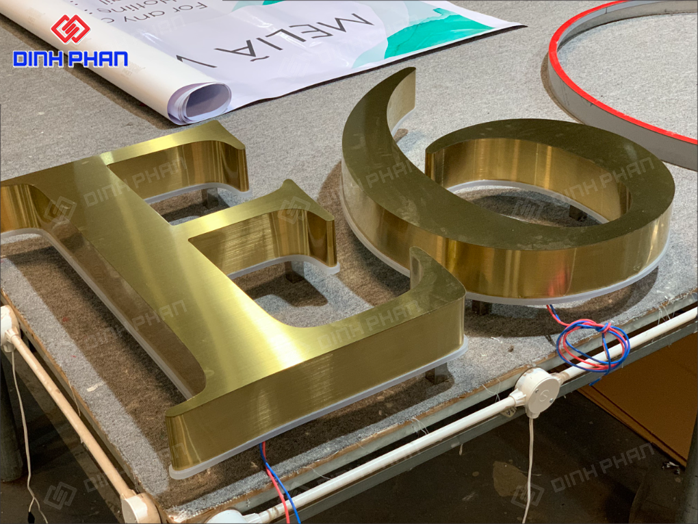 Chữ inox không viền