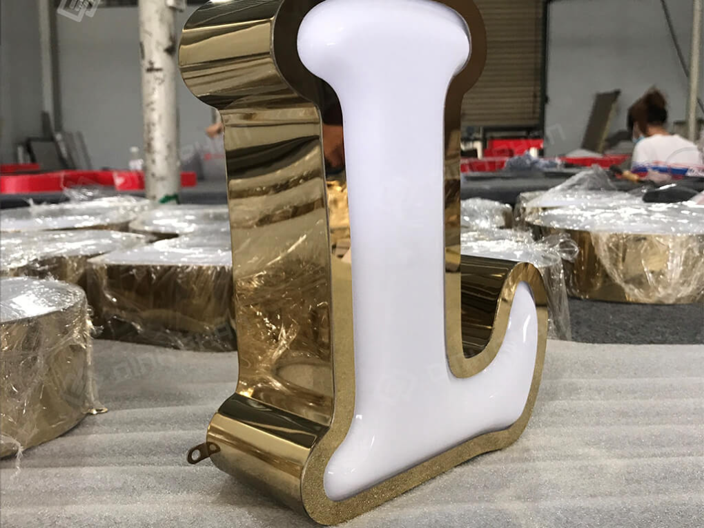 Chữ inox mặt mica hút nổi