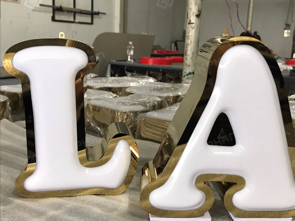 Chữ inox mặt mica hút nổi