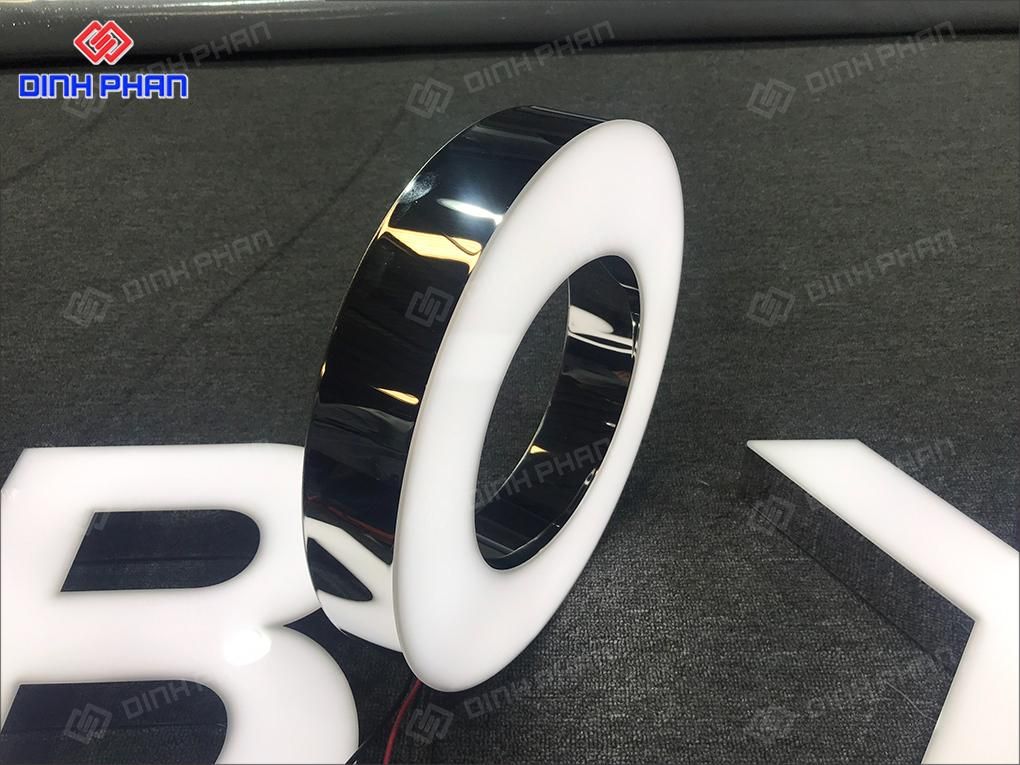 Chữ inox trắng bóng
