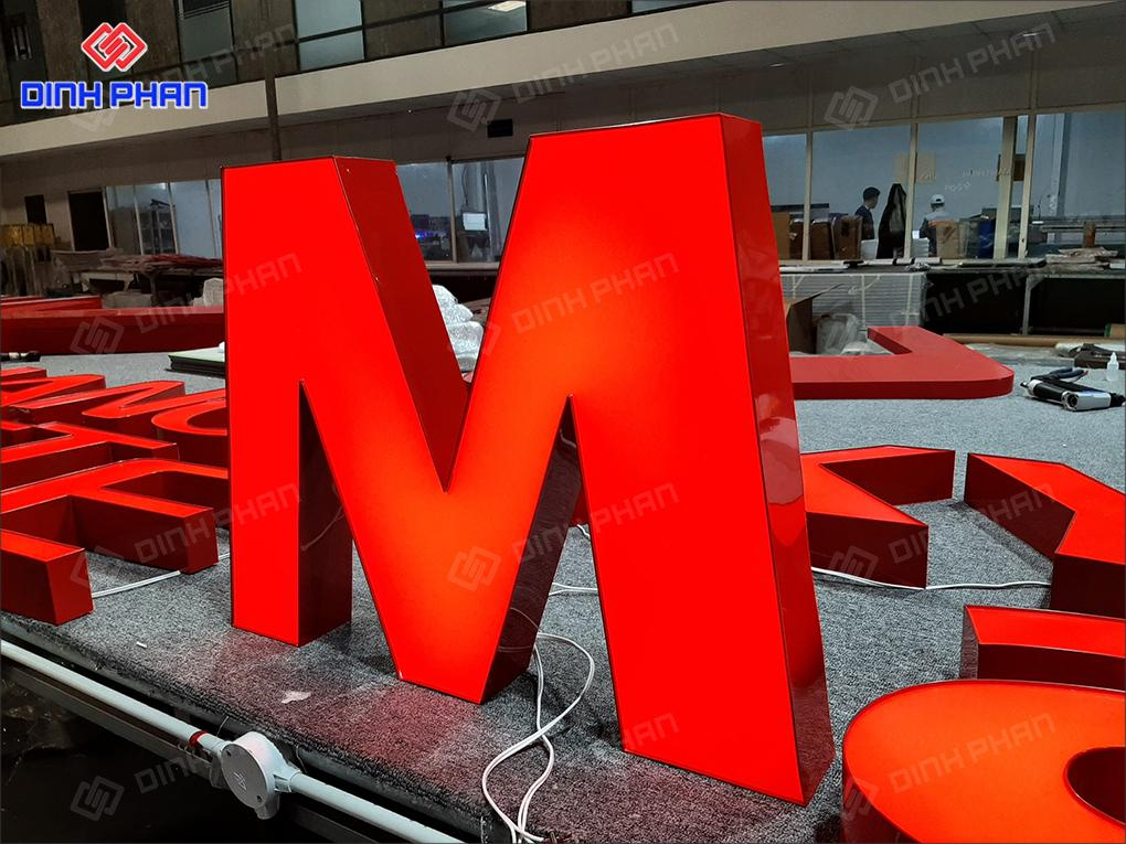 Chữ mica chân alu