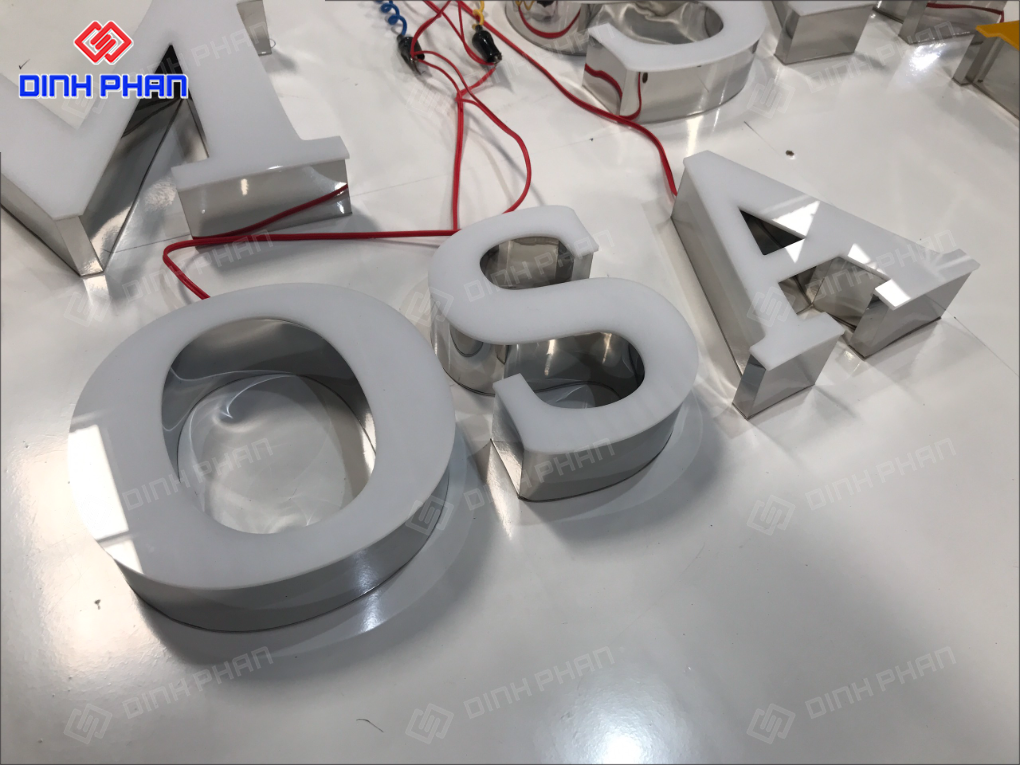 Chữ mica không viền