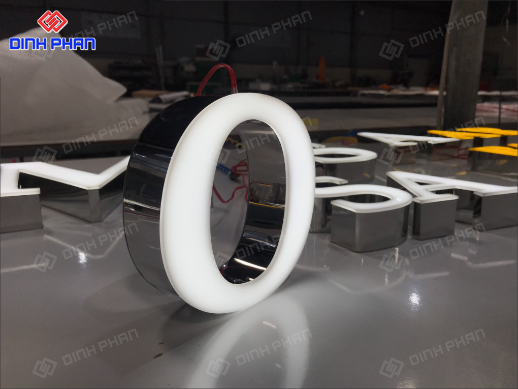 Chữ mica không viền