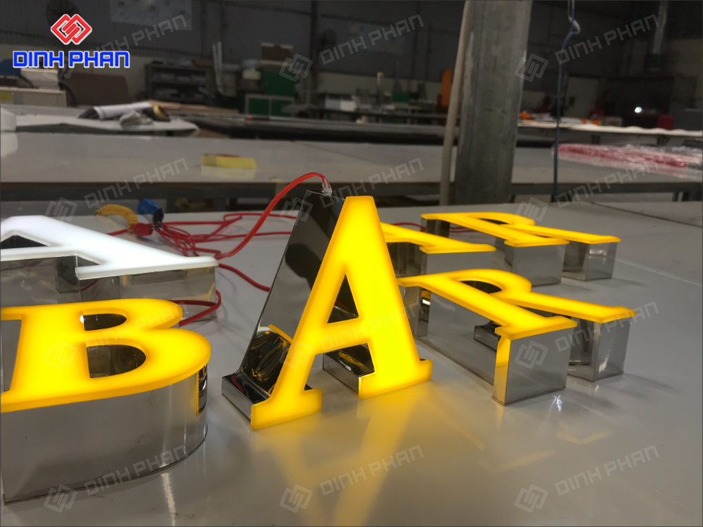 Chữ mica không viền