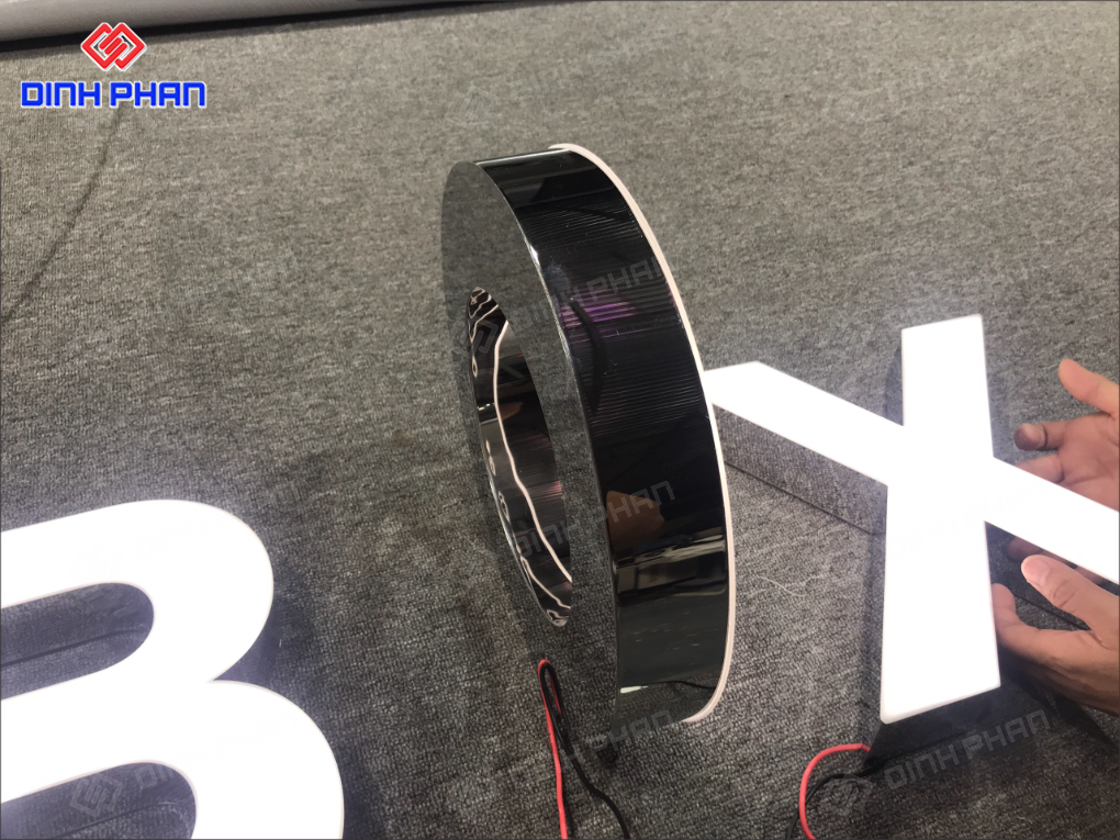 Chữ mica không viền