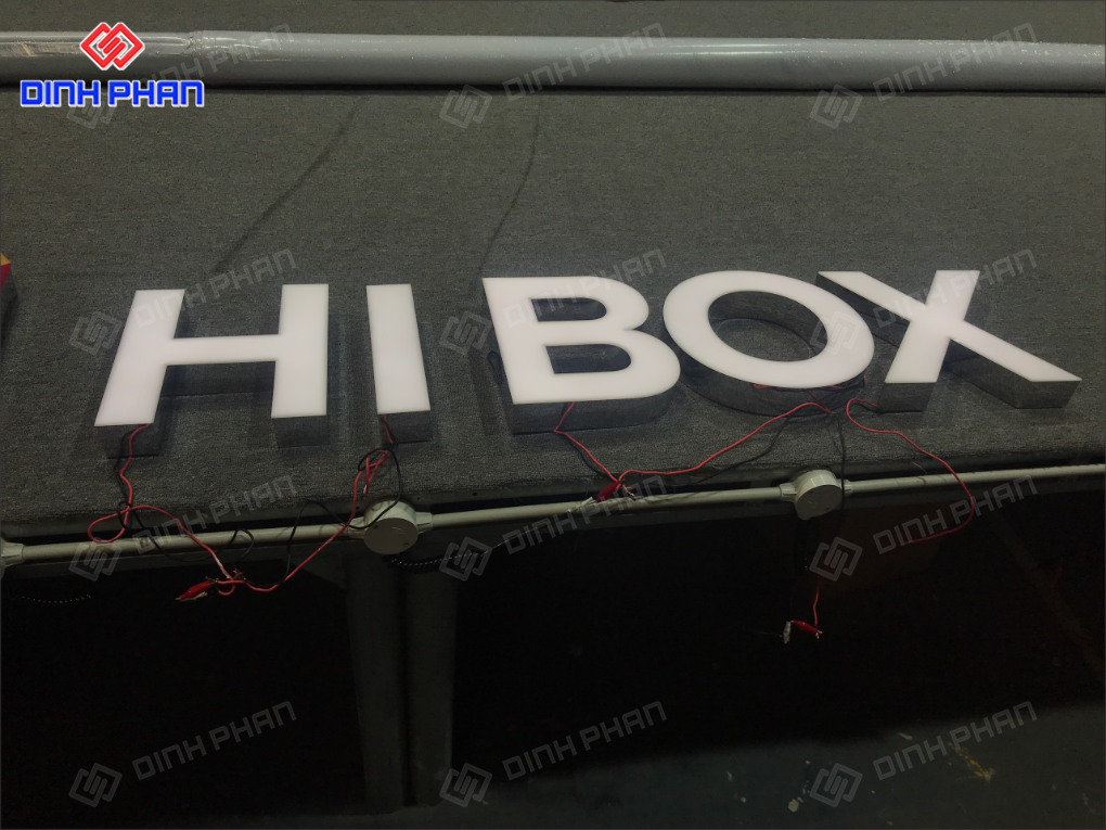 Chữ mica không viền