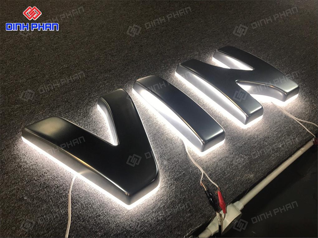 Chữ mica mạ crom