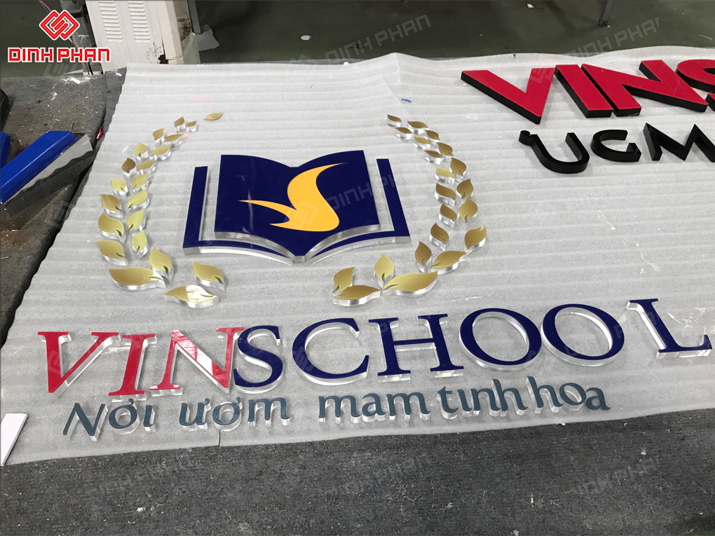 Chữ mica nguyên khối