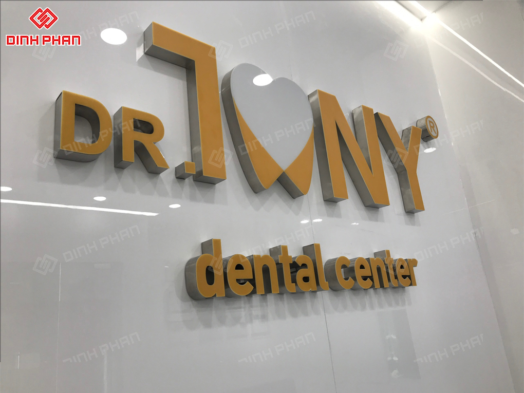 Chữ mica nguyên khối