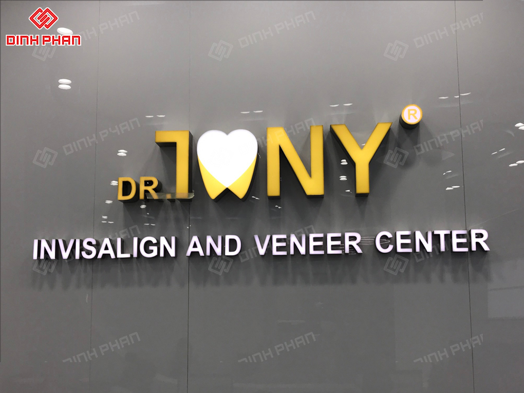 Chữ mica nguyên khối