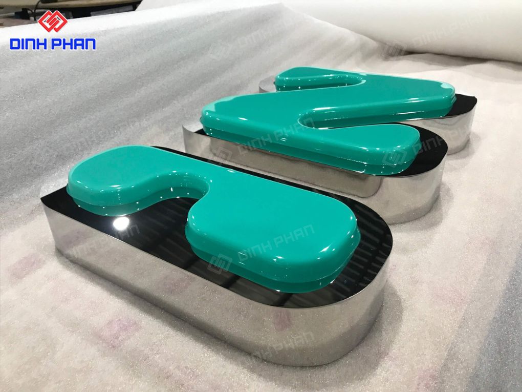 Chữ mica uốn nổi