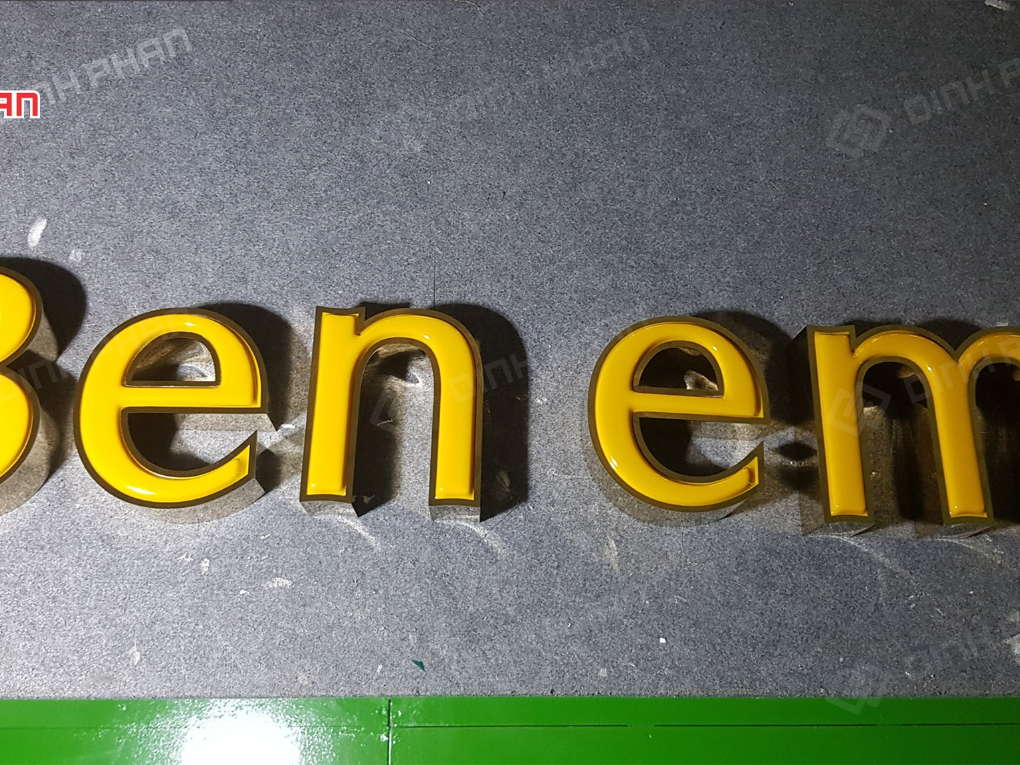 Chữ mica lọng viền inox