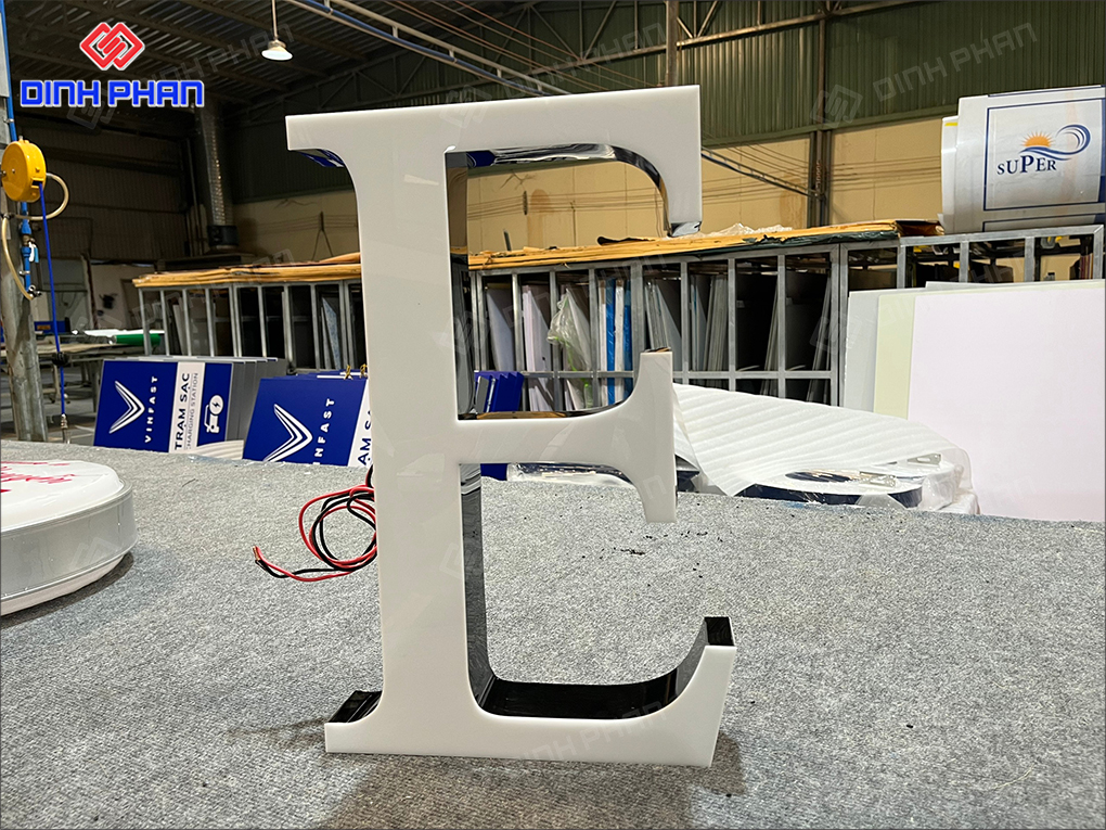 Chữ nhôm không gờ