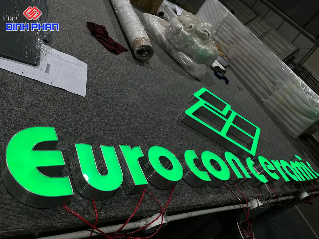 Chữ nhôm mặt mica