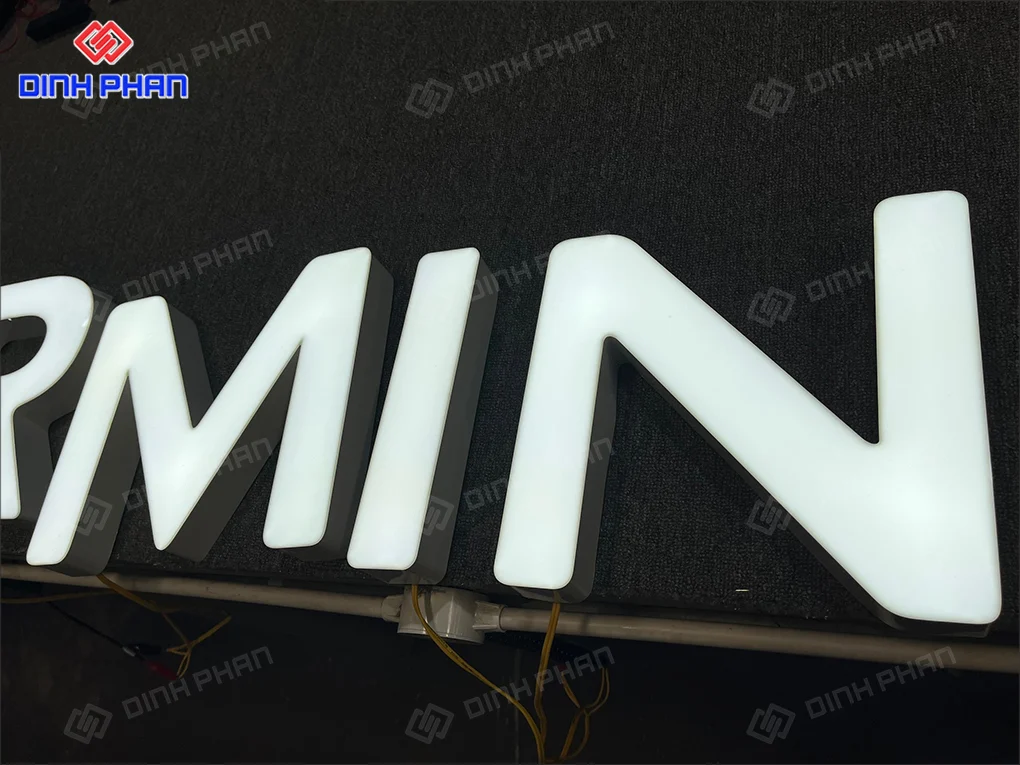 Chữ nhôm mặt mica