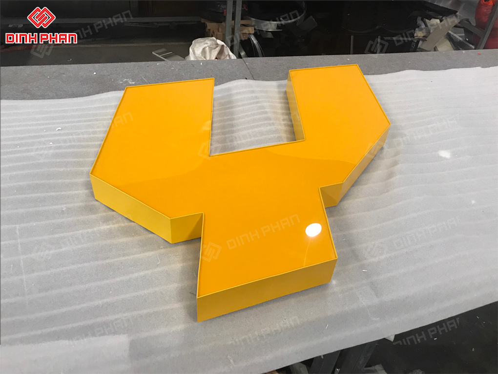 Chữ nhôm nguyên khối