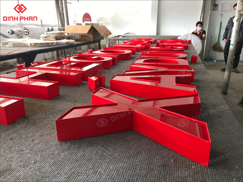 Chữ nhôm nguyên khối