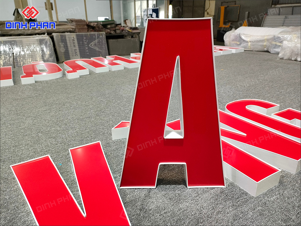 Chữ nhôm nguyên khối