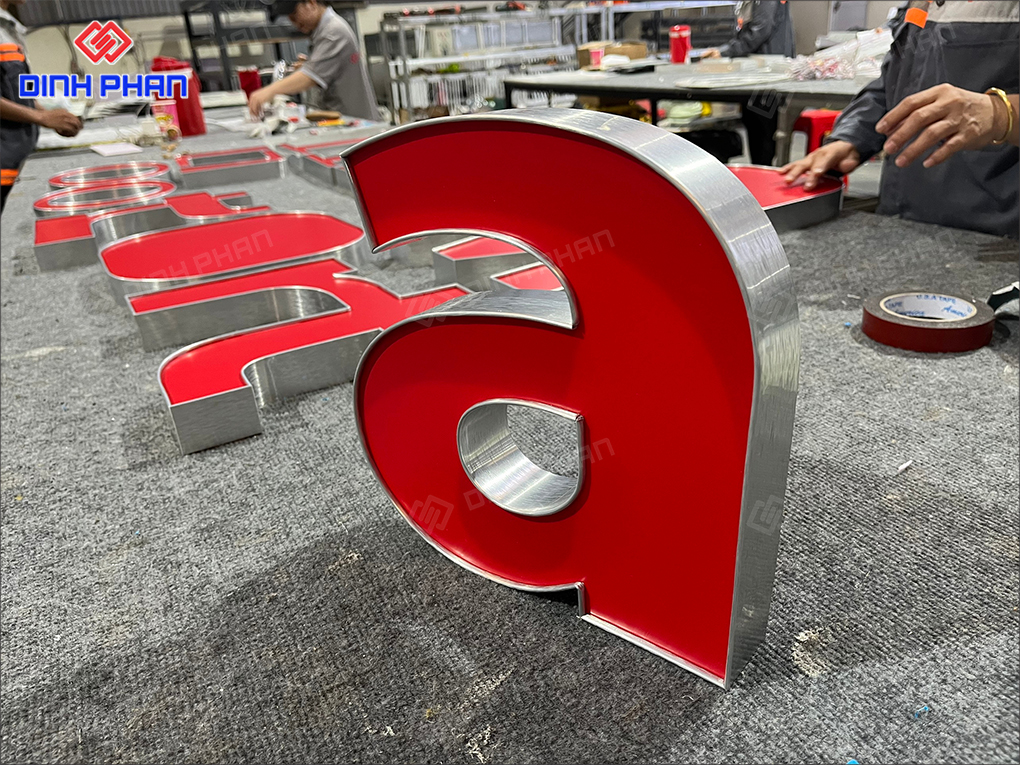 Chữ nhôm trắng xước