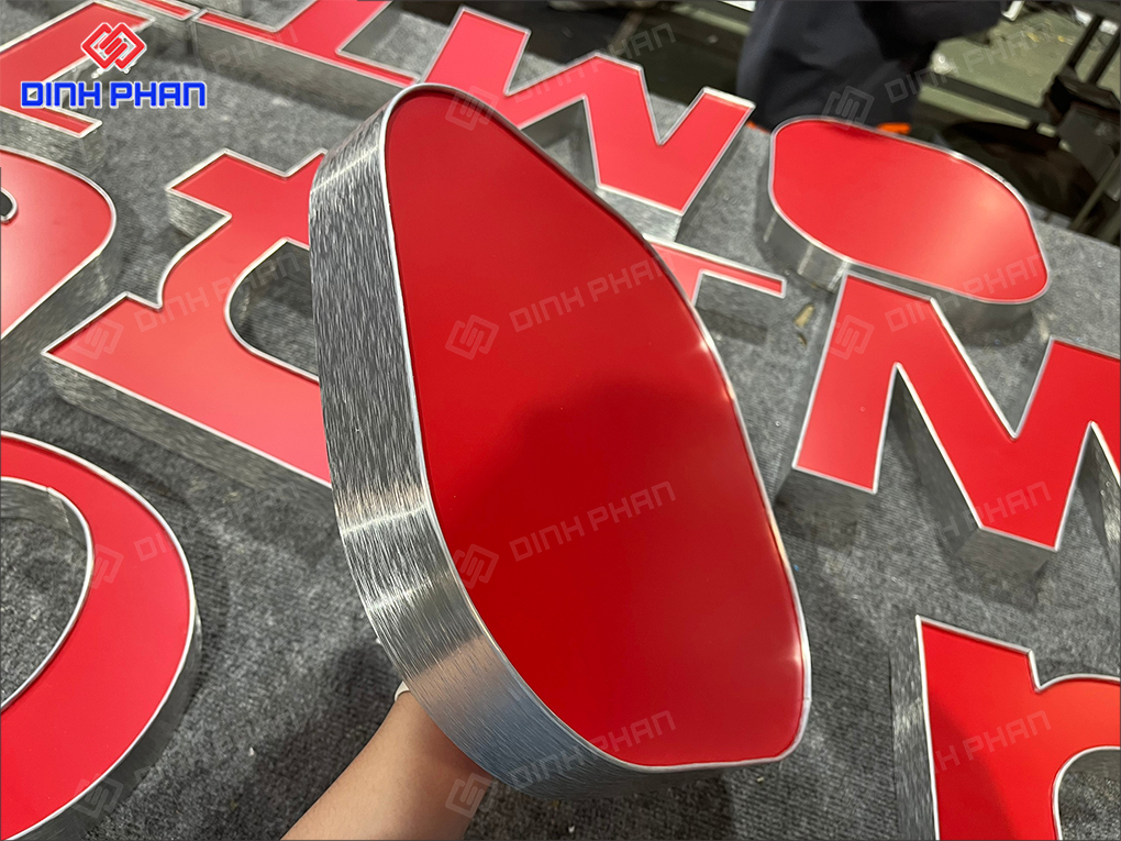 Chữ nhôm trắng xước