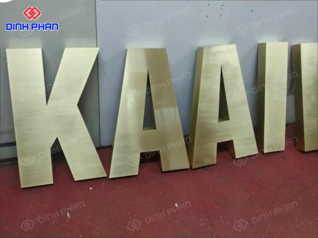 Chữ nhôm vàng xước