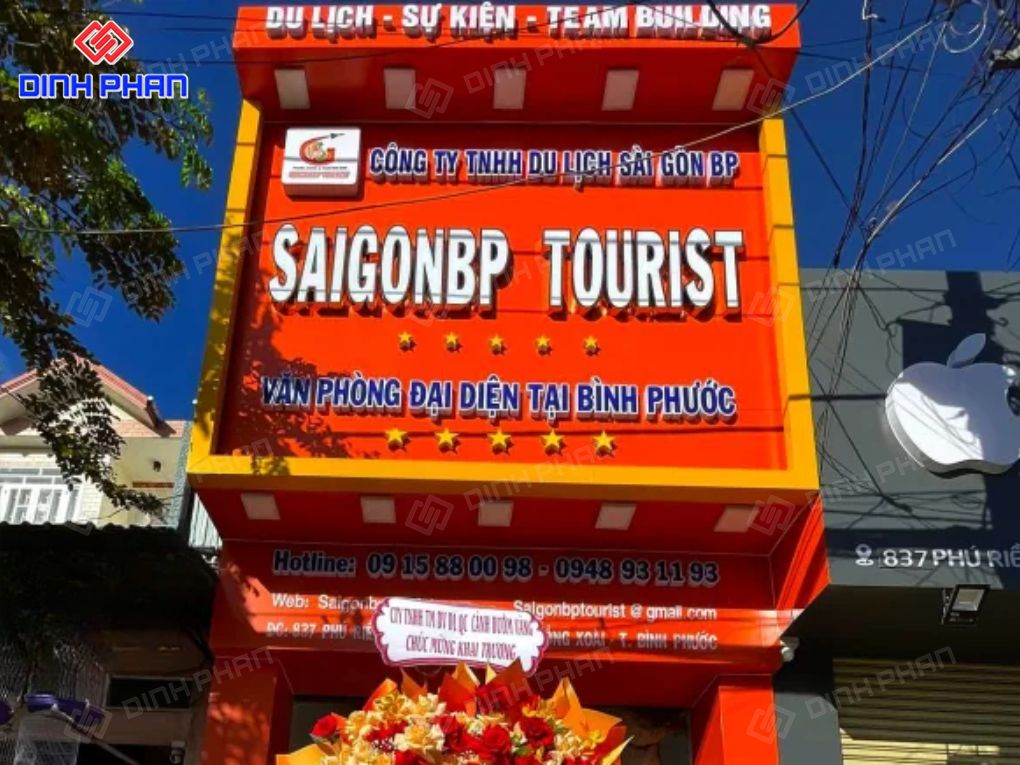 Bảng hiệu du lịch