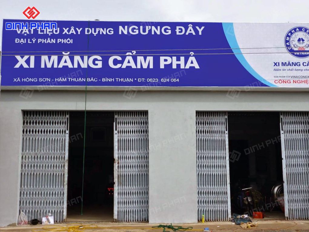 Bảng hiệu mica