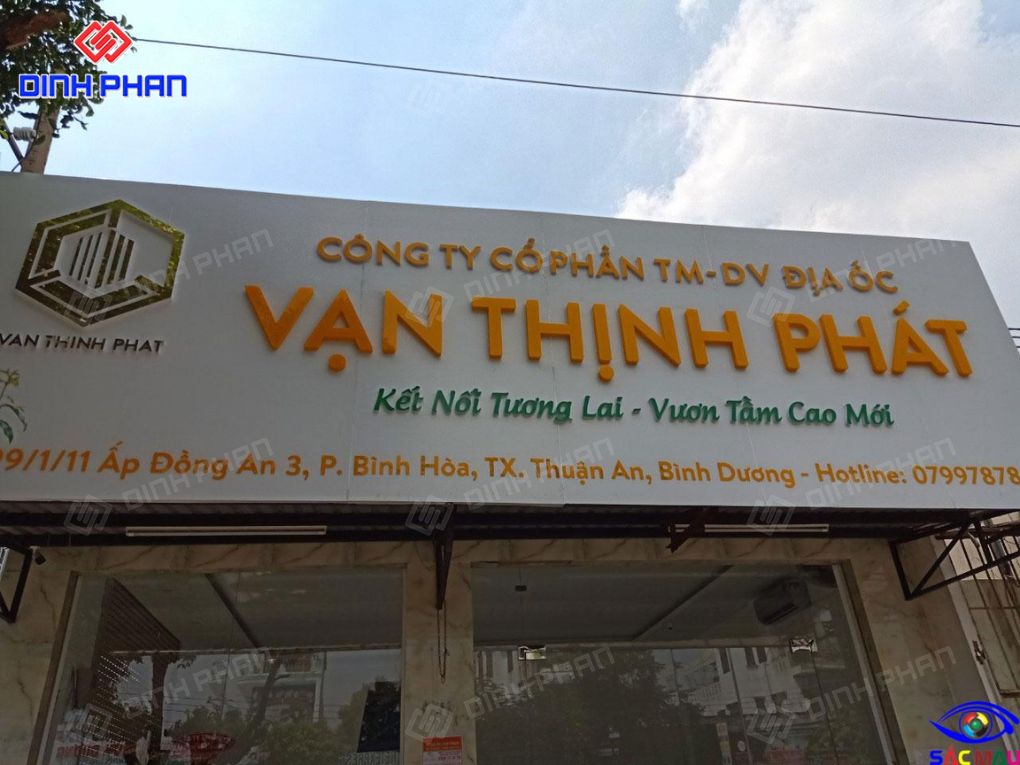 Bảng hiệu mica