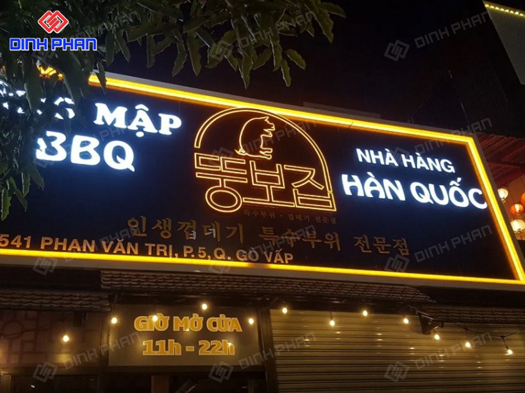 Bảng hiệu mica